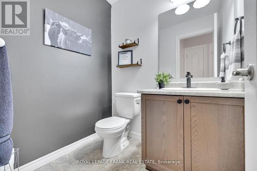 93 Laurent Boulevard, Kawartha Lakes (Lindsay), ON - Indoor Photo Showing Bathroom