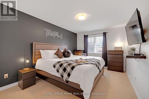 93 Laurent Boulevard, Kawartha Lakes (Lindsay), ON - Indoor Photo Showing Bedroom