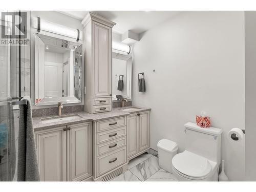 146 Yorkton Avenue, Penticton, BC - Indoor Photo Showing Bathroom