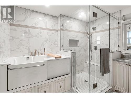 146 Yorkton Avenue, Penticton, BC - Indoor Photo Showing Bathroom