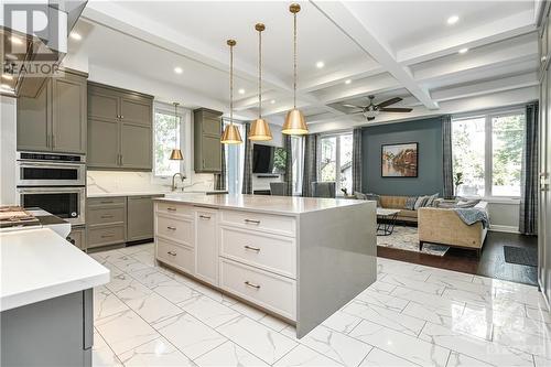 7 Phillip Drive, Nepean, ON - Indoor Photo Showing Kitchen With Upgraded Kitchen