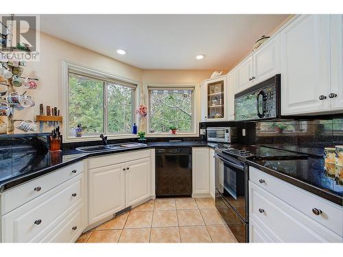 4074 Gellatly Road Unit# 126, West Kelowna, BC - Indoor Photo Showing Kitchen With Double Sink