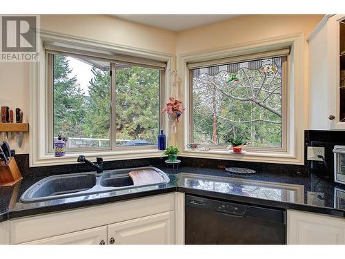 4074 Gellatly Road Unit# 126, West Kelowna, BC - Indoor Photo Showing Kitchen With Double Sink