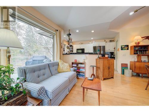 4074 Gellatly Road Unit# 126, West Kelowna, BC - Indoor Photo Showing Living Room