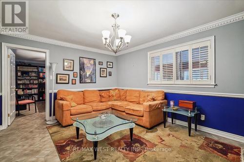 190 Sandys Drive, Vaughan, ON - Indoor Photo Showing Living Room