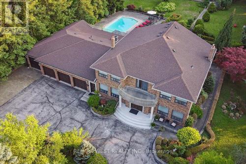 190 Sandys Drive, Vaughan, ON - Outdoor With In Ground Pool