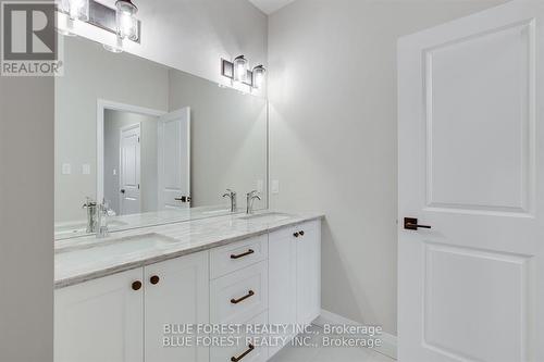 140 Shirley Street, Thames Centre (Thorndale), ON - Indoor Photo Showing Bathroom