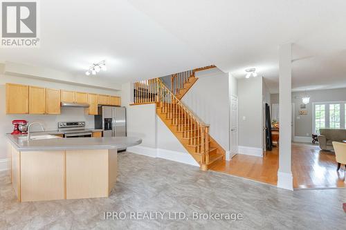 82 Joseph Crescent, Barrie, ON - Indoor Photo Showing Kitchen