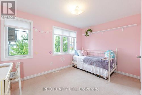 82 Joseph Crescent, Barrie, ON - Indoor Photo Showing Bedroom