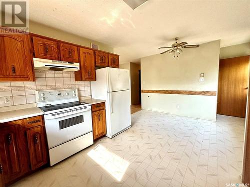 56 Helena Street, Prud'Homme, SK - Indoor Photo Showing Kitchen