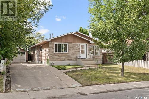 233 R Avenue N, Saskatoon, SK - Outdoor