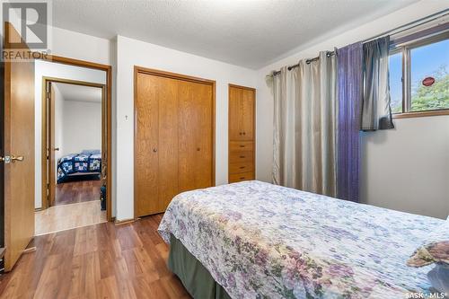 233 R Avenue N, Saskatoon, SK - Indoor Photo Showing Bedroom