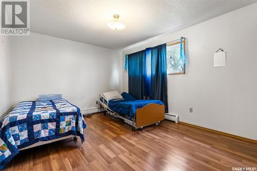 233 R Avenue N, Saskatoon, SK - Indoor Photo Showing Bedroom