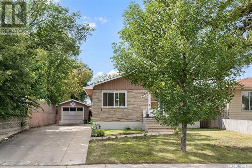 233 R Avenue N, Saskatoon, SK - Outdoor