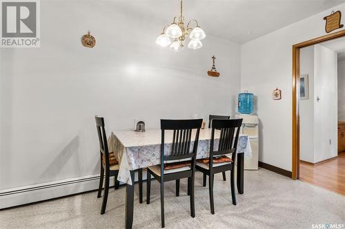 233 R Avenue N, Saskatoon, SK - Indoor Photo Showing Dining Room