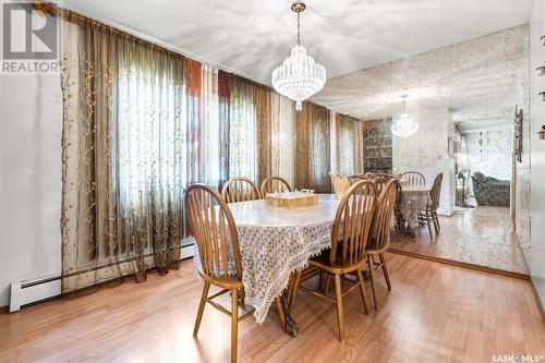 233 R Avenue N, Saskatoon, SK - Indoor Photo Showing Dining Room