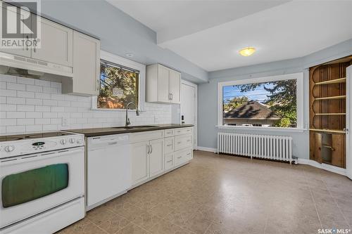 1207 Elliott Street, Saskatoon, SK - Indoor Photo Showing Kitchen