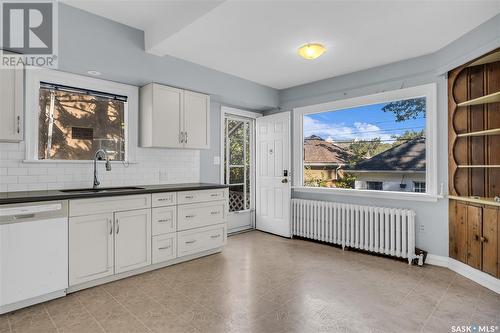 1207 Elliott Street, Saskatoon, SK - Indoor Photo Showing Kitchen