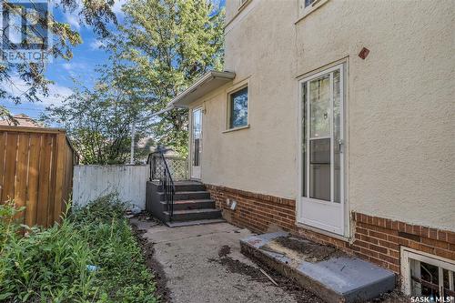 1207 Elliott Street, Saskatoon, SK - Outdoor