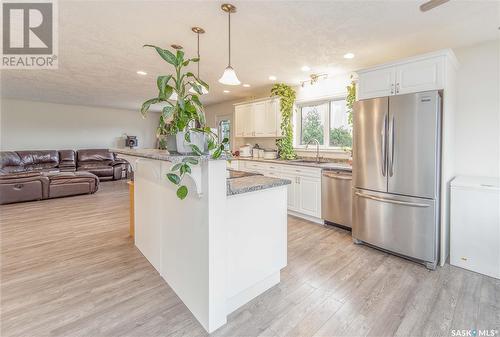 503 A Avenue, Holbein, SK - Indoor Photo Showing Kitchen With Stainless Steel Kitchen