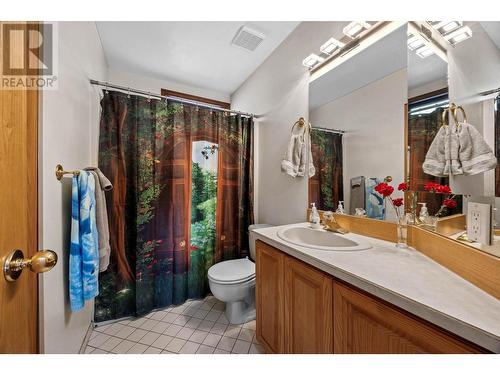 1601B Ponderosa Way, Merritt, BC - Indoor Photo Showing Bathroom