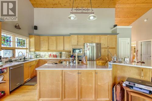 5090 Riverside  Drive, Fairmont Hot Springs, BC - Indoor Photo Showing Kitchen With Double Sink