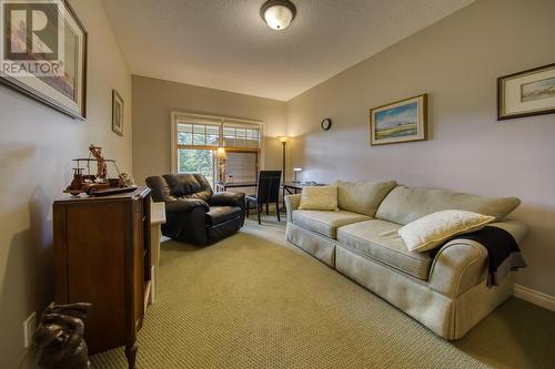 5090 Riverside  Drive, Fairmont Hot Springs, BC - Indoor Photo Showing Living Room