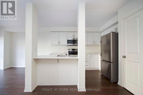 17 Queen Alexandra Lane, Clarington (Bowmanville), ON - Indoor Photo Showing Kitchen