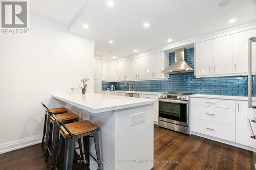 607 - 350 Lonsdale Road, Toronto (Forest Hill South), ON - Indoor Photo Showing Kitchen With Upgraded Kitchen