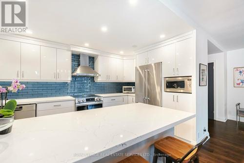 607 - 350 Lonsdale Road, Toronto (Forest Hill South), ON - Indoor Photo Showing Kitchen With Stainless Steel Kitchen With Upgraded Kitchen