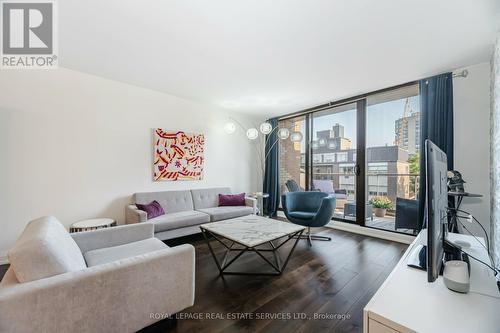 607 - 350 Lonsdale Road, Toronto (Forest Hill South), ON - Indoor Photo Showing Living Room