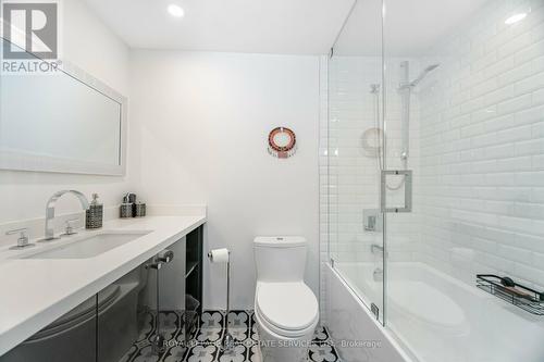 607 - 350 Lonsdale Road, Toronto (Forest Hill South), ON - Indoor Photo Showing Bathroom