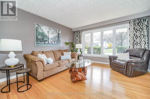 96 Cresthaven Drive, Toronto (Hillcrest Village), ON - Indoor Photo Showing Living Room