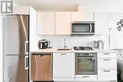 1310 - 55 Ontario Street, Toronto (Moss Park), ON - Indoor Photo Showing Kitchen With Upgraded Kitchen