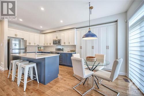 two-toned kitchen - 520 Branch Street, Ottawa, ON - Indoor