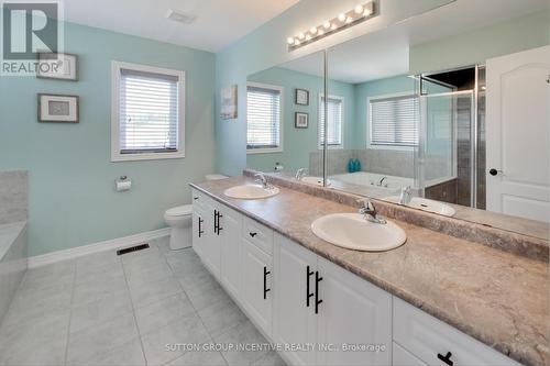 24 Sasco Way, Essa, ON - Indoor Photo Showing Bathroom