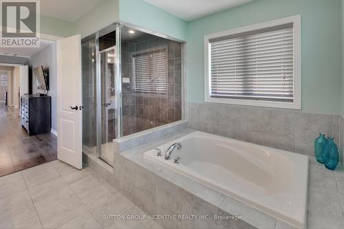 24 Sasco Way, Essa, ON - Indoor Photo Showing Bathroom