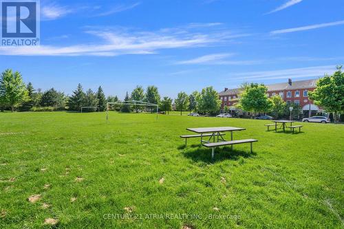 423 - 111 Civic Square Gate, Aurora, ON - Outdoor