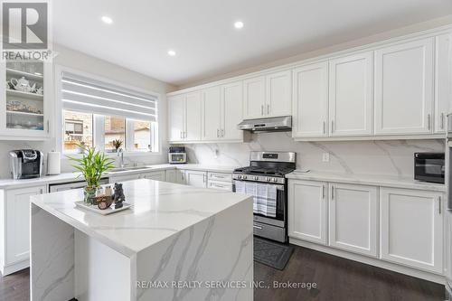 53 Ash Hill Avenue, Caledon, ON - Indoor Photo Showing Kitchen