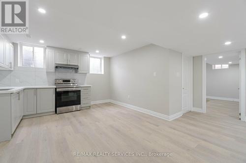 53 Ash Hill Avenue, Caledon, ON - Indoor Photo Showing Kitchen