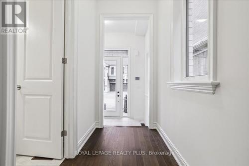 1364 Hydrangea Gardens, Oakville, ON - Indoor Photo Showing Other Room