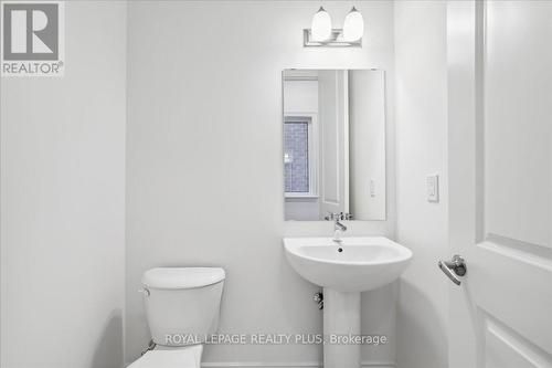 1364 Hydrangea Gardens, Oakville, ON - Indoor Photo Showing Bathroom