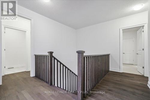 1364 Hydrangea Gardens, Oakville, ON - Indoor Photo Showing Other Room