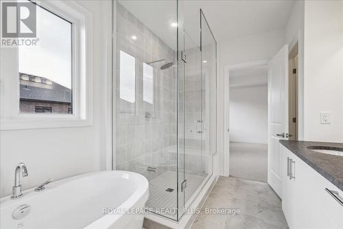 1364 Hydrangea Gardens, Oakville, ON - Indoor Photo Showing Bathroom