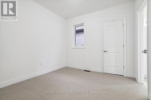 1364 Hydrangea Gardens, Oakville, ON - Indoor Photo Showing Other Room