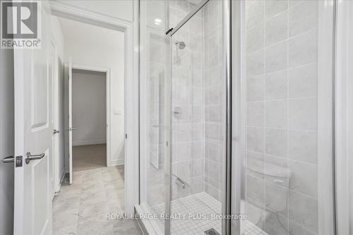 1364 Hydrangea Gardens, Oakville, ON - Indoor Photo Showing Bathroom