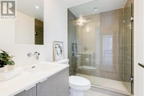 1604 - 100 Harbour Street, Toronto (Waterfront Communities), ON - Indoor Photo Showing Bathroom