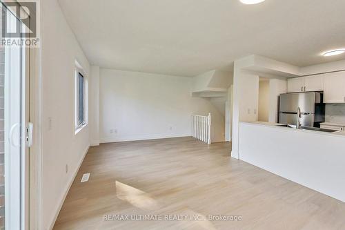 14 - 6157 Kingston Road, Toronto (Centennial Scarborough), ON - Indoor Photo Showing Kitchen