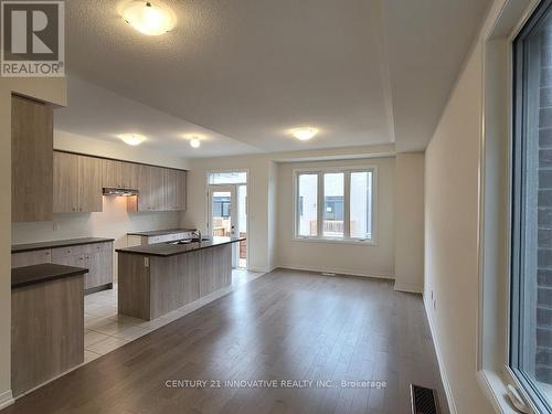 1031 Pisces Trail, Pickering, ON - Indoor Photo Showing Kitchen