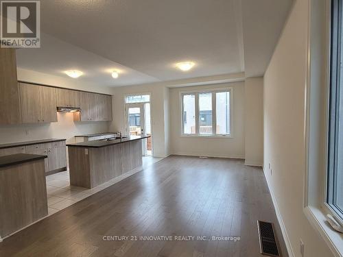 1031 Pisces Trail, Pickering, ON - Indoor Photo Showing Kitchen